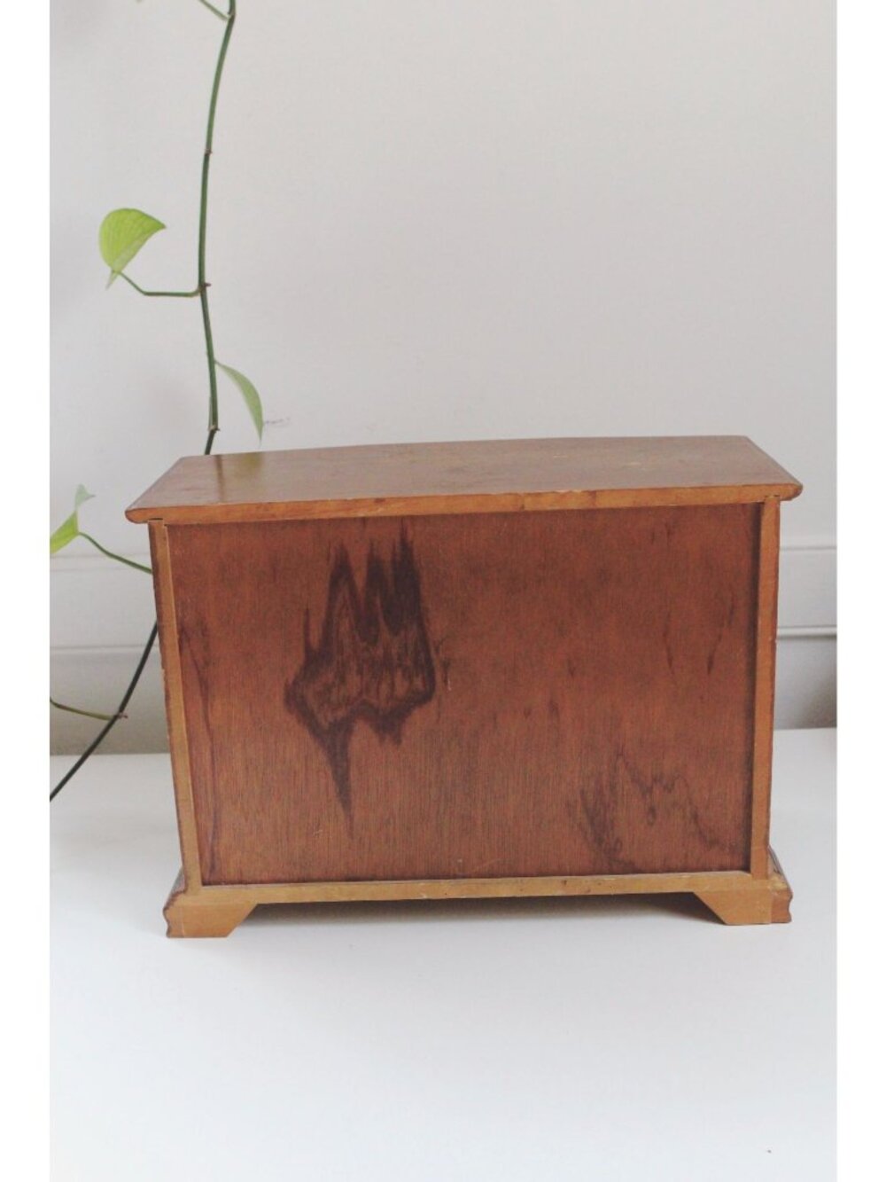 Vintage Wooden Jewelry Box Armoire London Leather - Ornate Glass Doors - Mid Cen - Picture 7 of 8